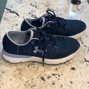 Under Armor Navy tennis shoes